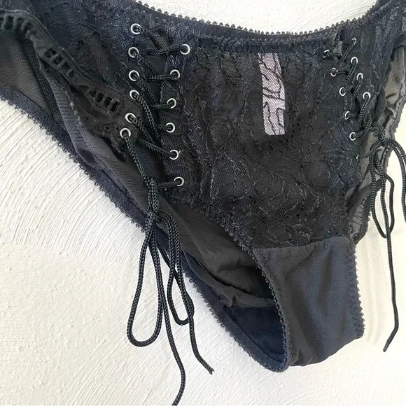 Vtg Victoria’s Secret Lace Up Panty - Picture 4 of 13